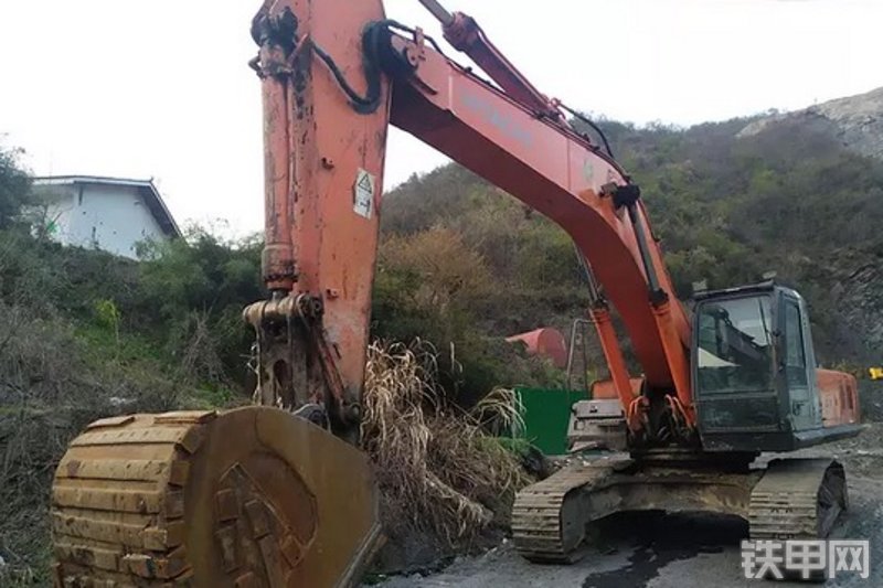 日立ZX360LC-3G挖掘机整机外观