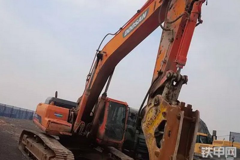 迪万伦dh300履带式挖掘机