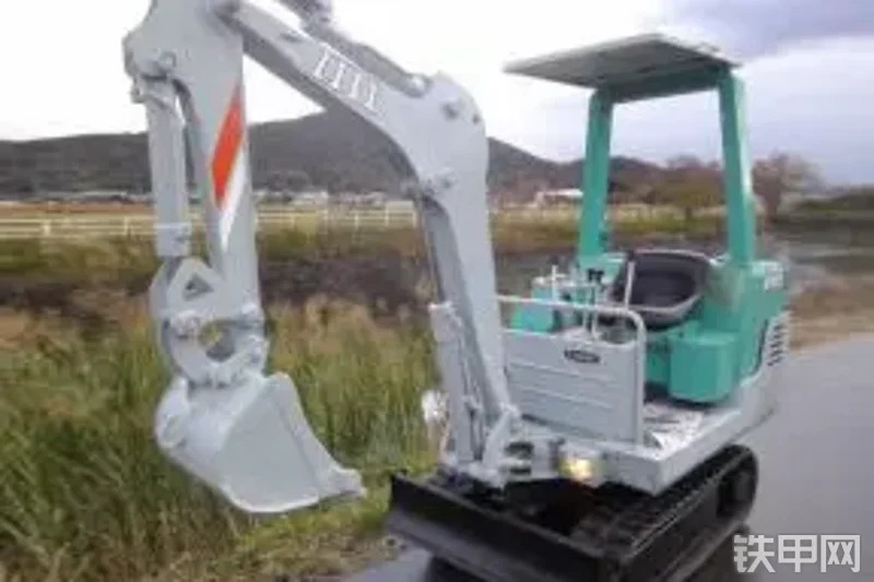 石川岛IS-14PX挖掘机整机外观