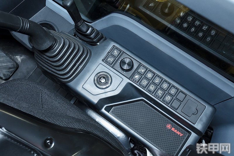 三一重工SY75C Pro挖掘机局部