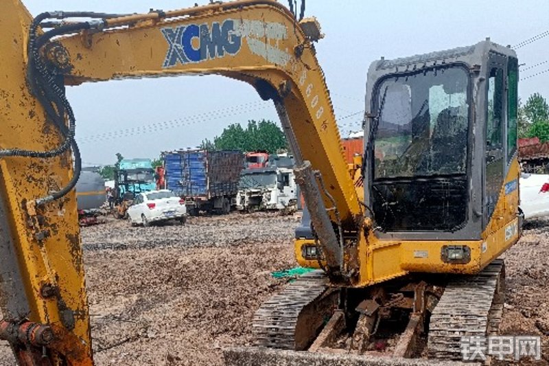 徐工XE60CB挖掘机整机外观