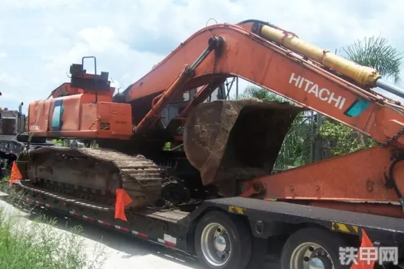 日立EX300LC-3C挖掘机整机外观