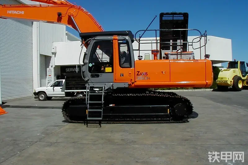 日立EX350LC挖掘机整机外观