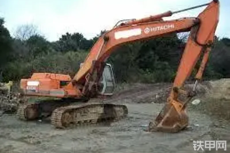 日立EX270-6挖掘机整机外观