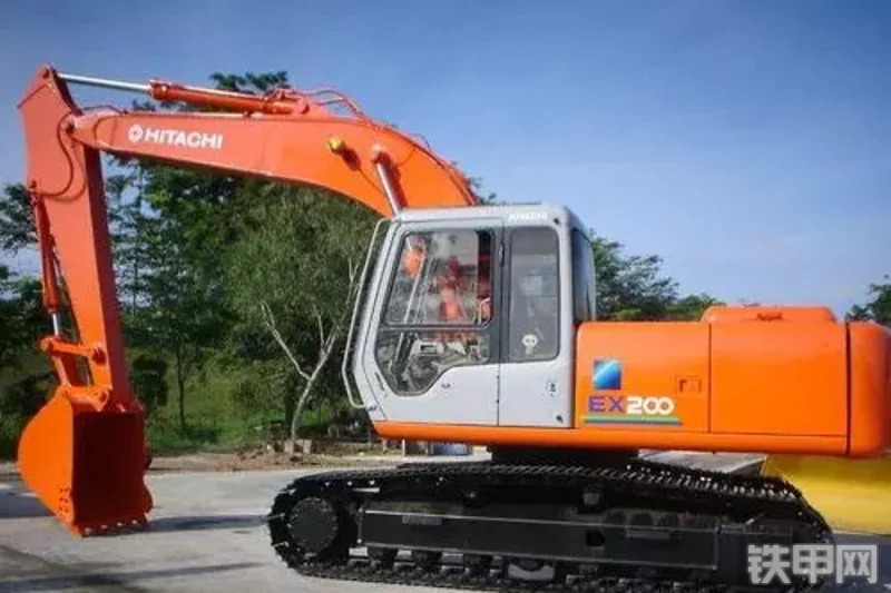 日立EX200LC-3挖掘机整机外观