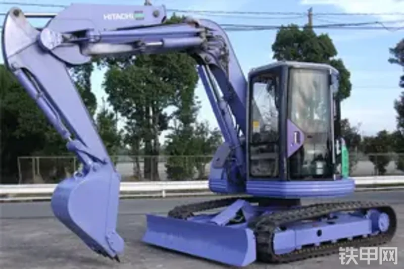 日立EX75UR挖掘机整机外观