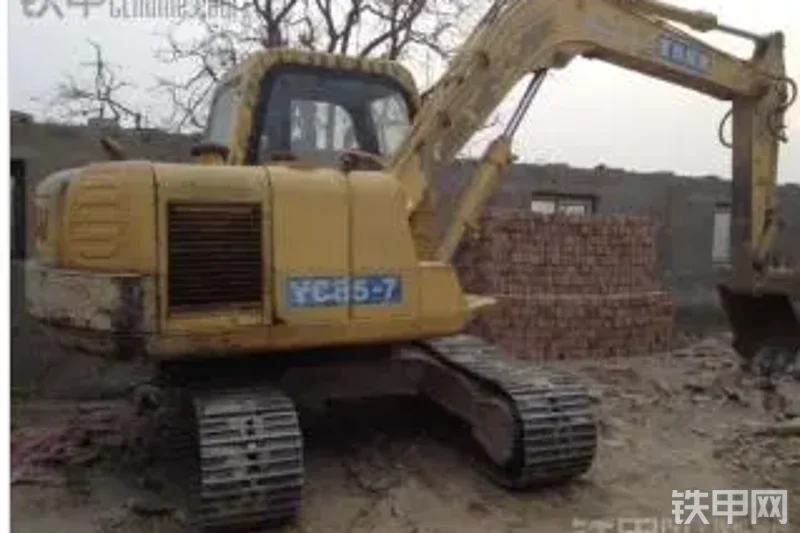 玉柴YC85-7挖掘机整机外观