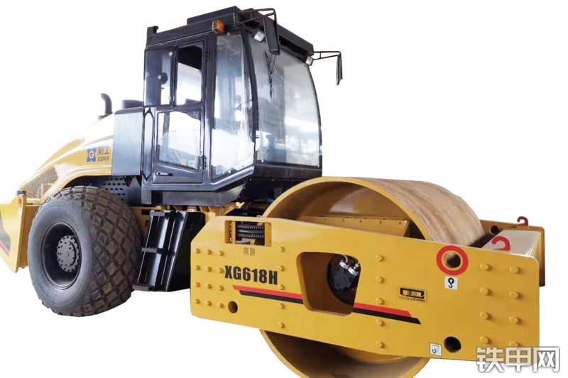 厦工XG618H压路机整机外观