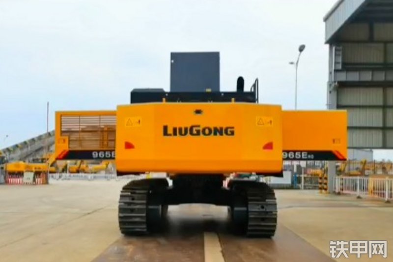 柳工CLG965EHD挖掘机整机外观