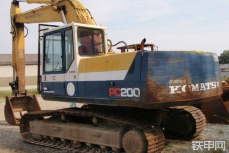 小松PC200-5挖掘机整机外观