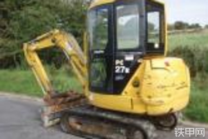 小松PC27R-8挖掘机整机外观