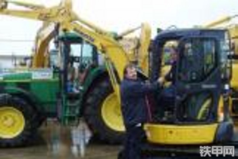 小松PC30MR-3挖掘机整机外观