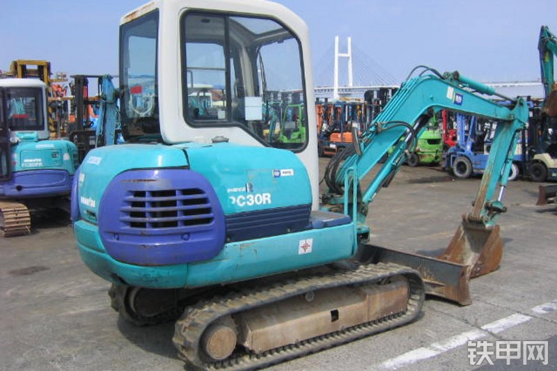 小松PC30R-8挖掘机整机外观