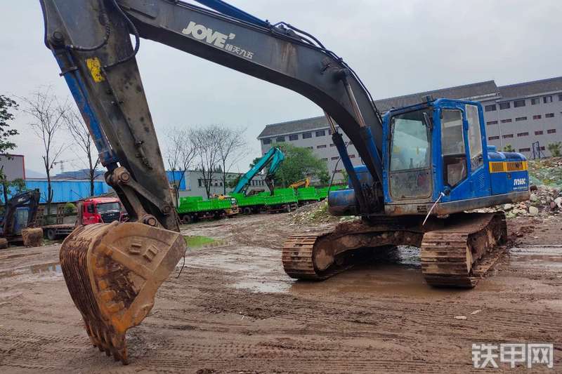 恒天九五JV265C挖掘机整机外观