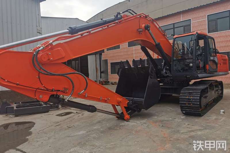 佳斯特ST330LC-9挖掘机整机外观