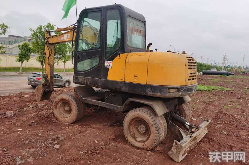 鑫豪XH80L挖掘机整机外观