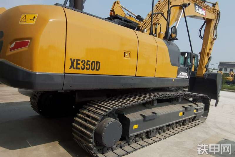 徐工XE350D挖掘机整机外观