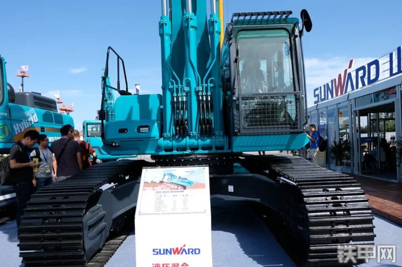 山河智能SWE385ES挖掘机展会( )