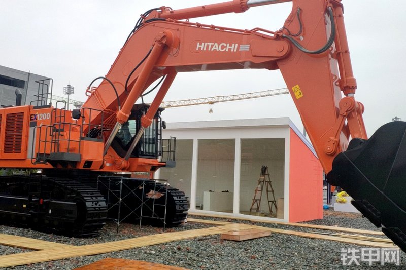 日立EX1200-6BH挖掘机整机外观