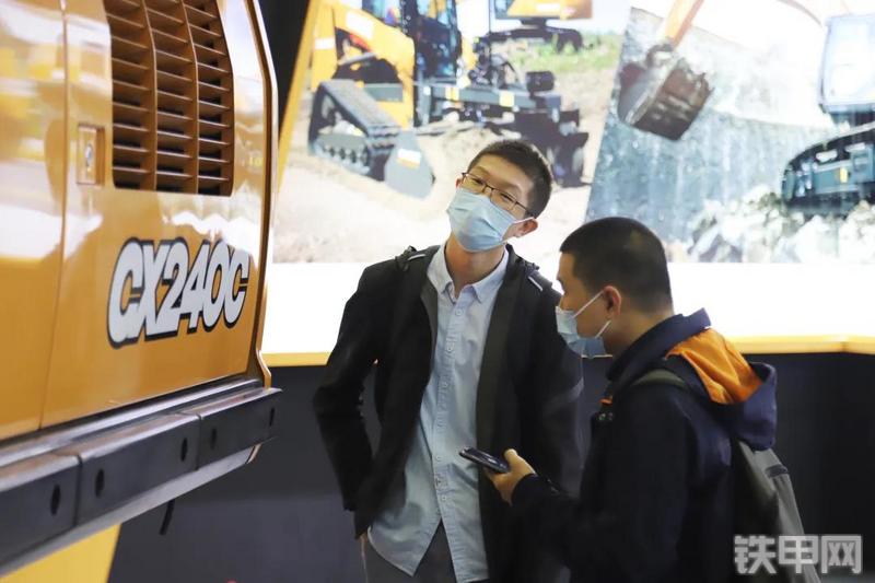 凯斯CX240C挖掘机展会( )