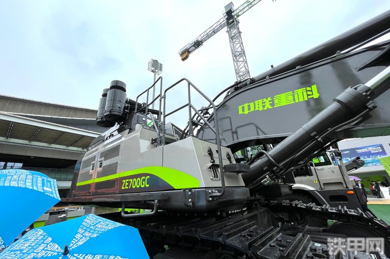 中联重科ZE700GC挖掘机整机外观