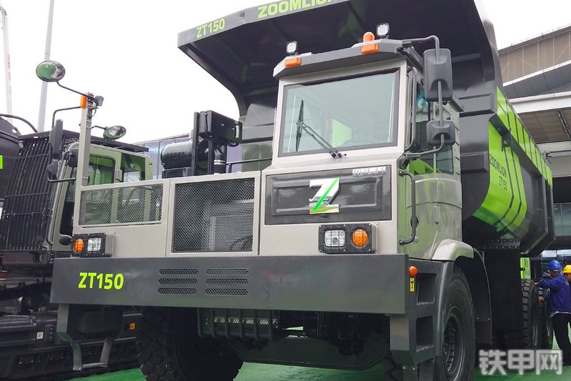 中联重科ZT150非公路自卸车整机外观