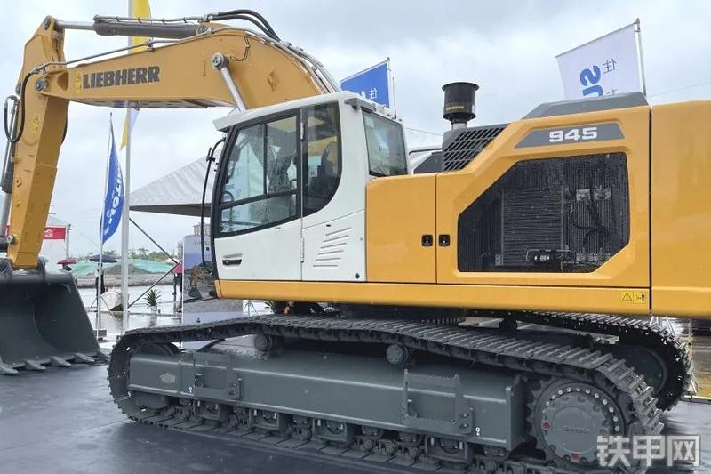 利勃海尔R945挖掘机整机外观