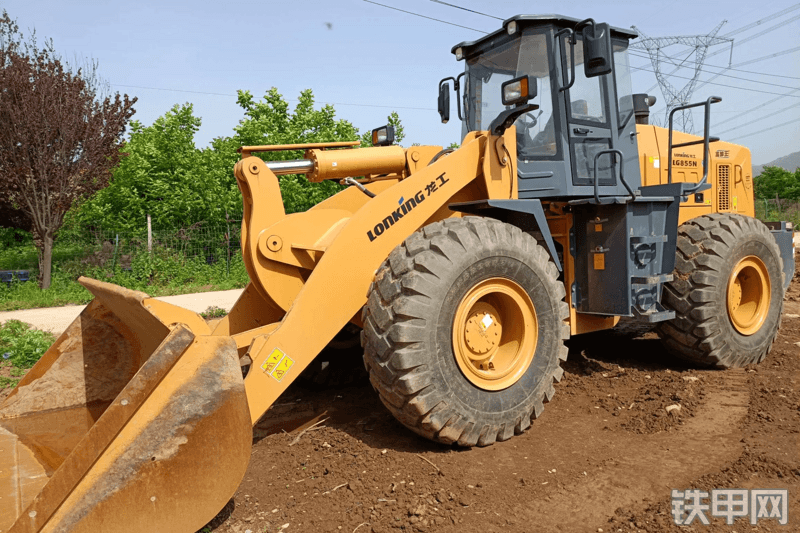 龙工lg855ng轮式装载机