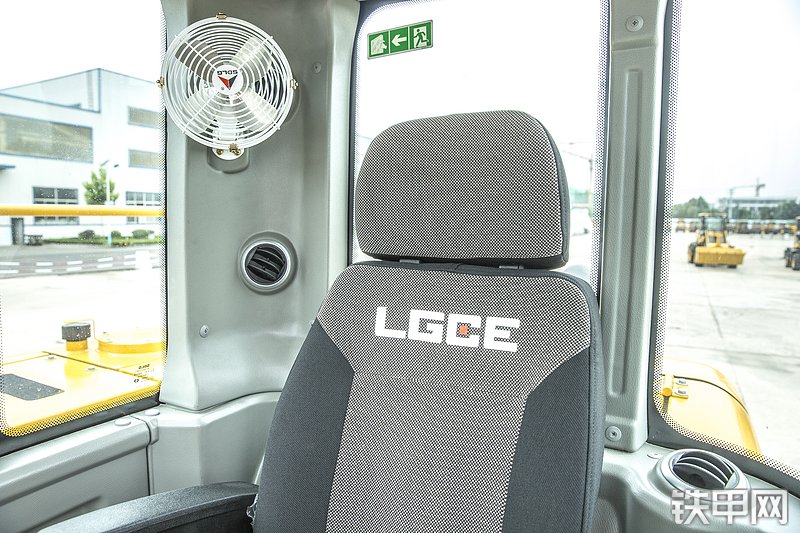 临工建机LG75F挖掘机局部