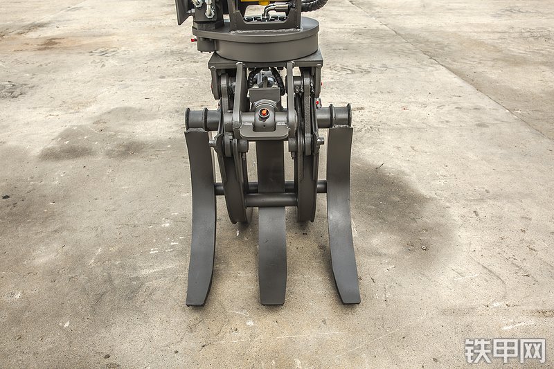 临工建机LG75F挖掘机局部