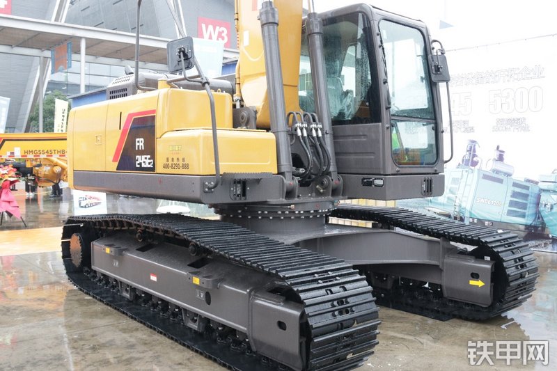 雷沃重工fr245e2履带式挖掘机