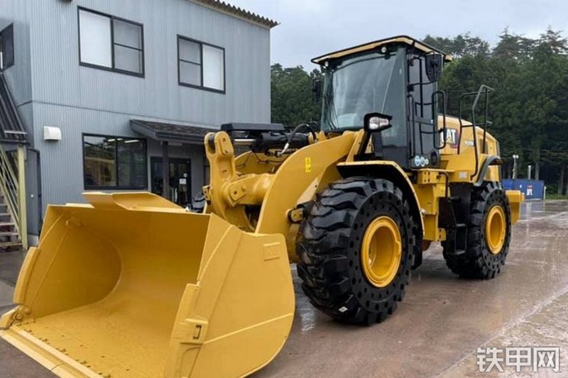 卡特彼勒950M装载机整机外观