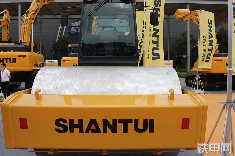 山推SR22M-C5压路机整机外观