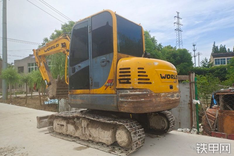 沃得重工W260-8挖掘机整机外观