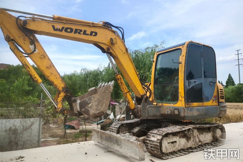 沃得重工W260-8挖掘机整机外观