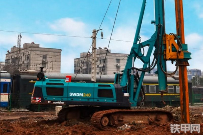 山河智能SWDM240旋挖钻整机外观