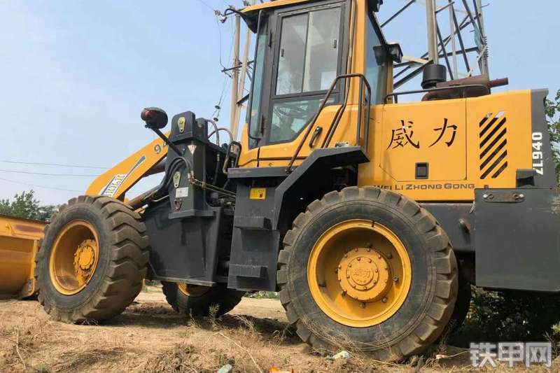 莱州威力ZL-940装载机整机外观