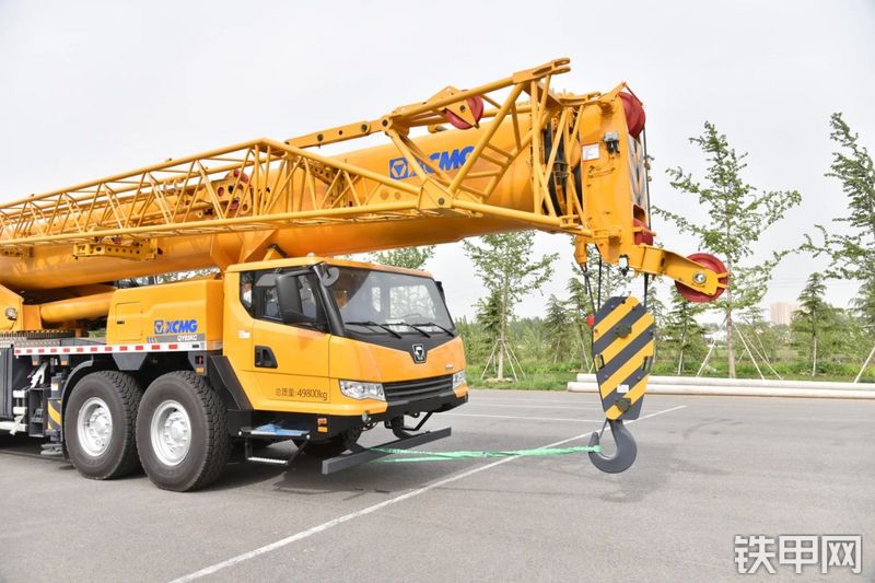 徐工QY85KC起重机整机外观