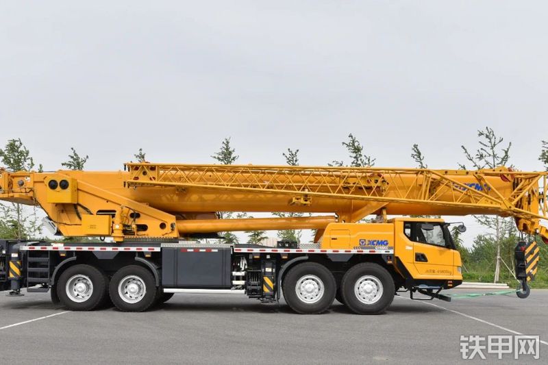 徐工QY85KC起重机整机外观