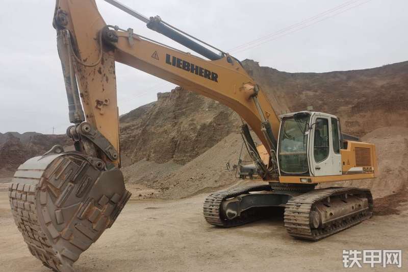 利勃海尔r944clc履带式挖掘机