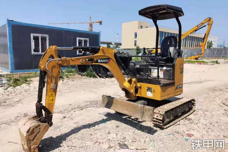 三一重工SY18U挖掘机整机外观