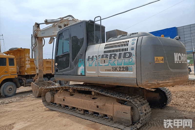 神钢sk200h9履带式挖掘机