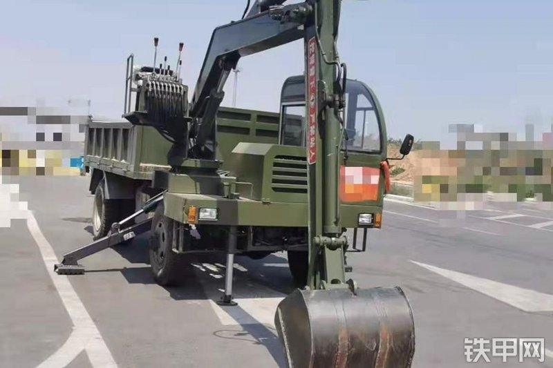 万通重工6吨随车挖随车挖整机外观