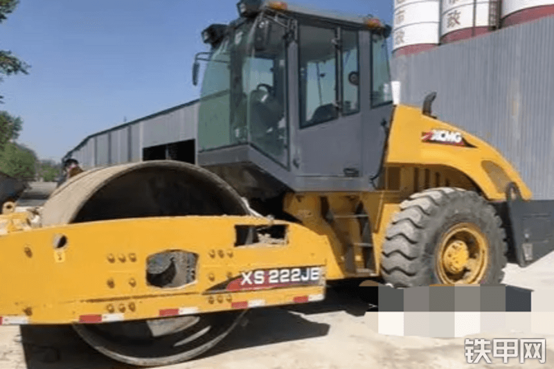 徐工XS222J-1压路机整机外观