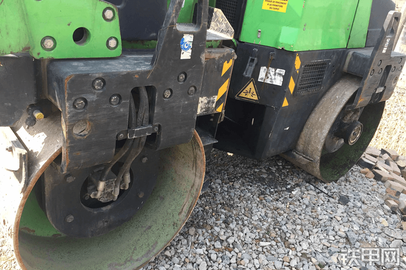 安迈av26双钢轮压路机