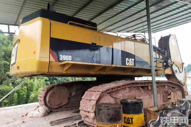 卡特彼勒390DLME挖掘机整机外观