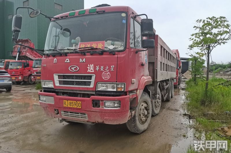 华菱之星hn3310bc34c3m4工程自卸车