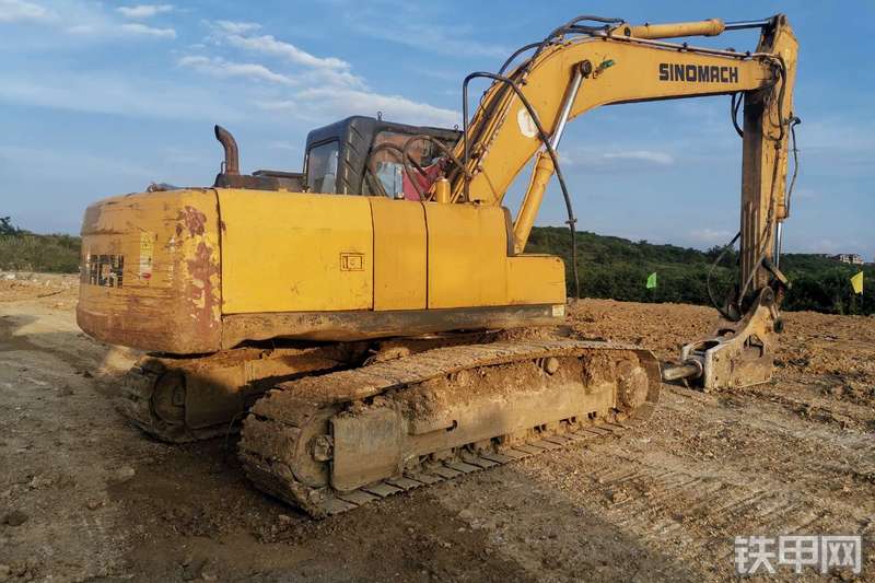 国机重工ZG3225-9C挖掘机整机外观