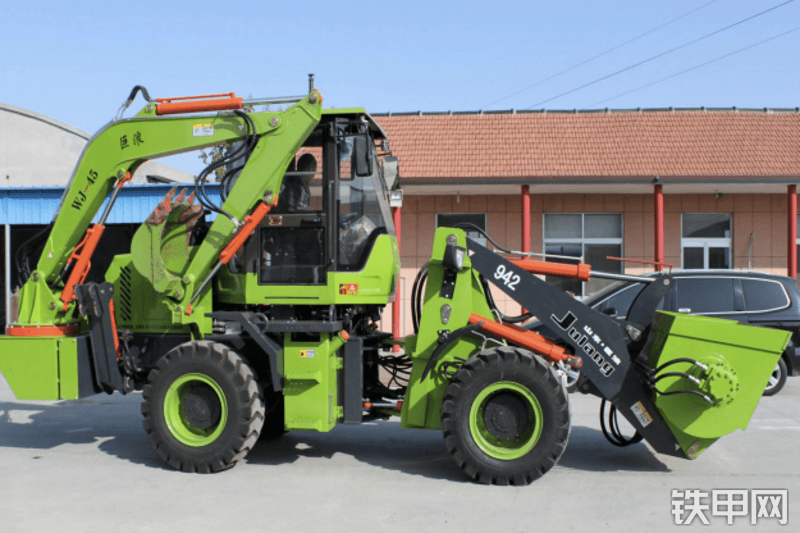 巨浪重工JL942-45挖掘装载机整机外观
