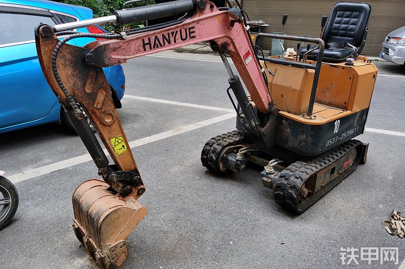 翰岳重工HY-10挖掘机整机外观